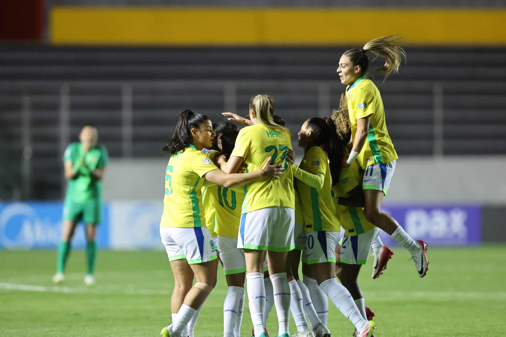 Bola a&eacute;rea faz a diferen&ccedil;a e Brasil garante vaga na semifinal da Copa Am&eacute;rica Feminina