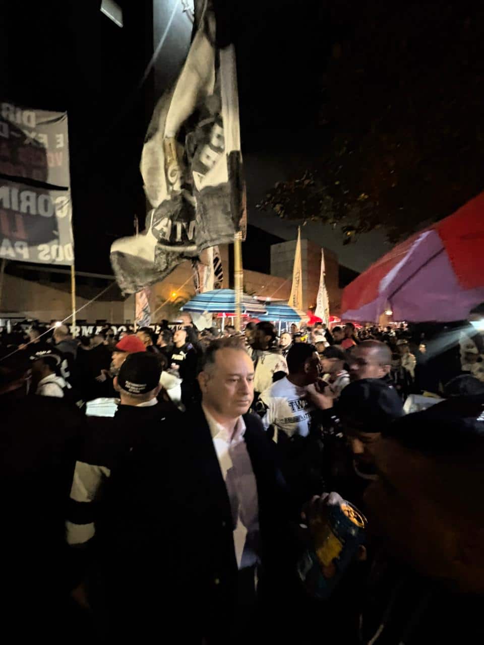 cascone-corinthians-protesto-gavioes