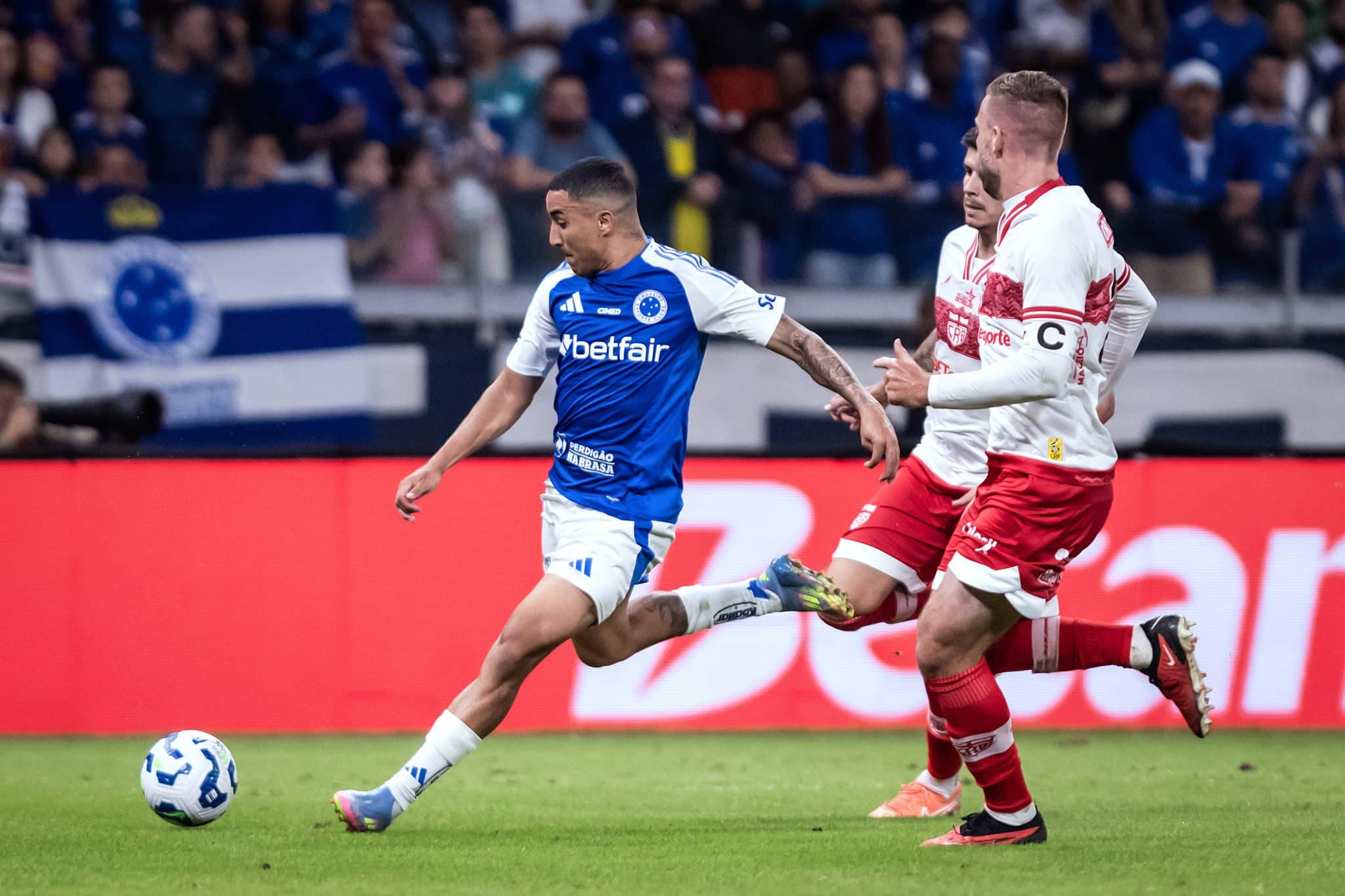 Cristian em a&ccedil;&atilde;o pelo Cruzeiro