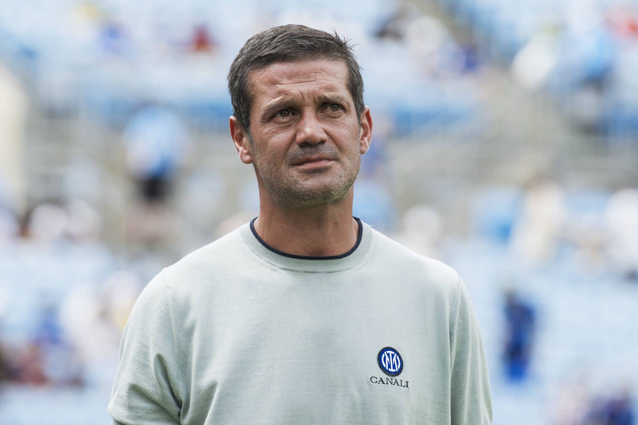 O t&eacute;cnico romeno Cristian Chivu antes de jogo da Internazionale