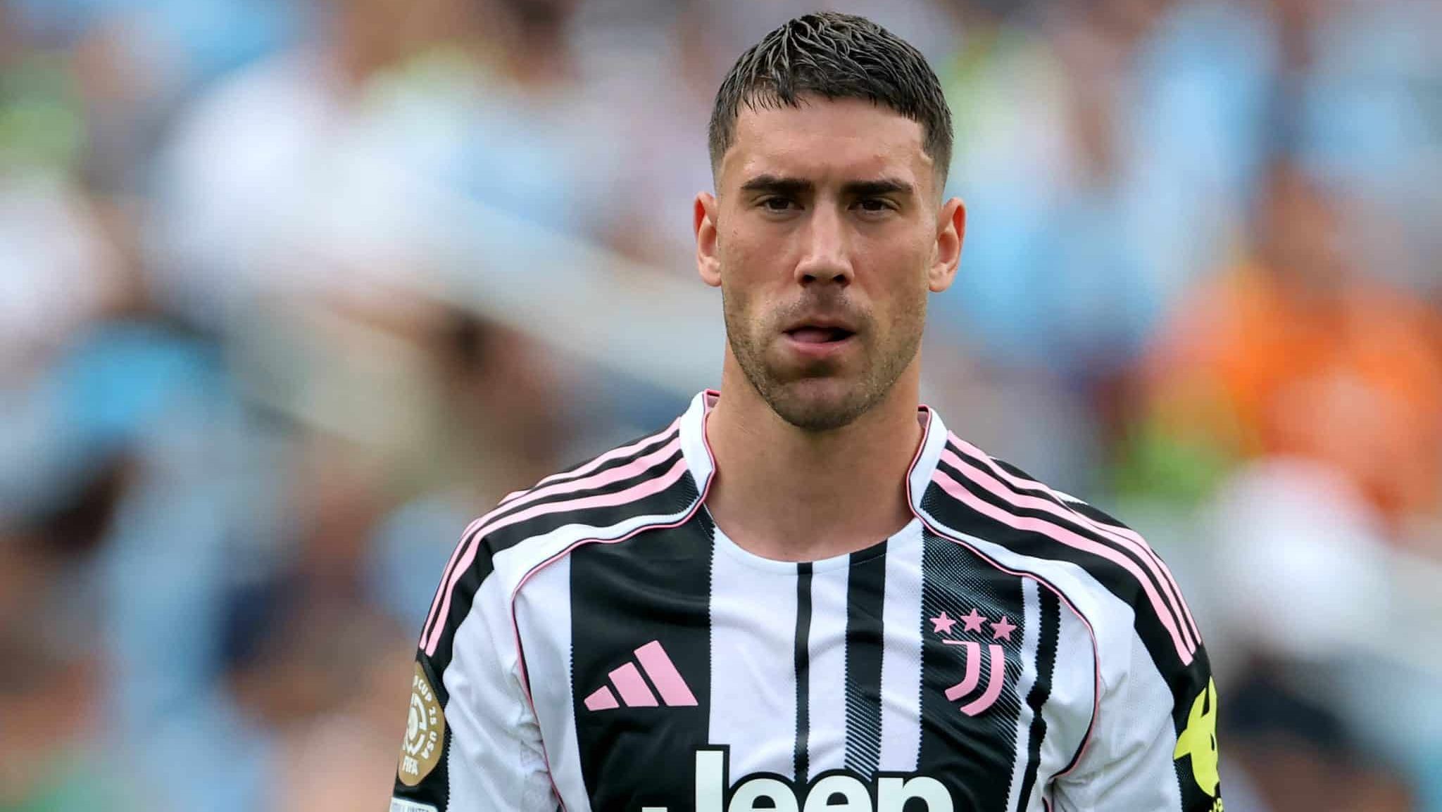 Atacante da Juventus &eacute; prioridade do Milan, que estuda incluir moeda de troca no neg&oacute;cio