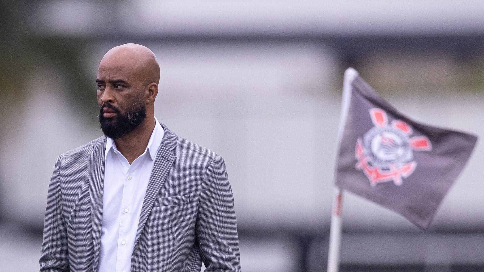 Crise cont&iacute;nua no Corinthians sobrecarrega Fabinho Soldado e faz clube temer sua sa&iacute;da