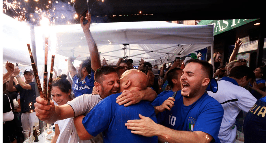 Comemora&ccedil;&atilde;oo da conquista do quarto scudetto do Napoli em 2025 no  Song'e Napule