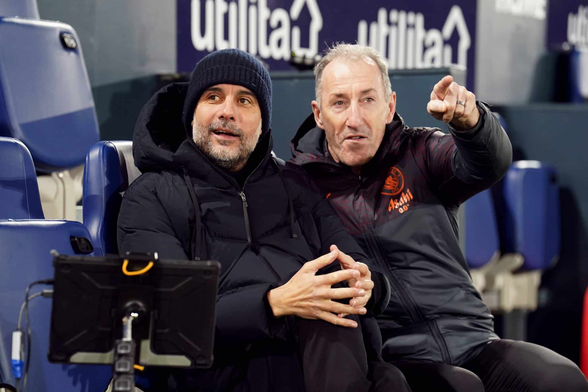 Guardiola e auxiliar do Manchester City (Foto: Imago)