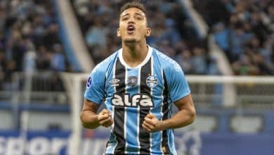 Zagueiro artilheiro &eacute; o exemplo da inefici&ecirc;ncia ofensiva do Gr&ecirc;mio em elimina&ccedil;&atilde;o