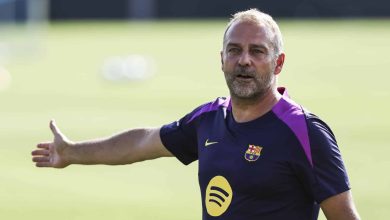 Flick defende jogador de sa&iacute;da do Barcelona e o compara a Cristiano Ronaldo