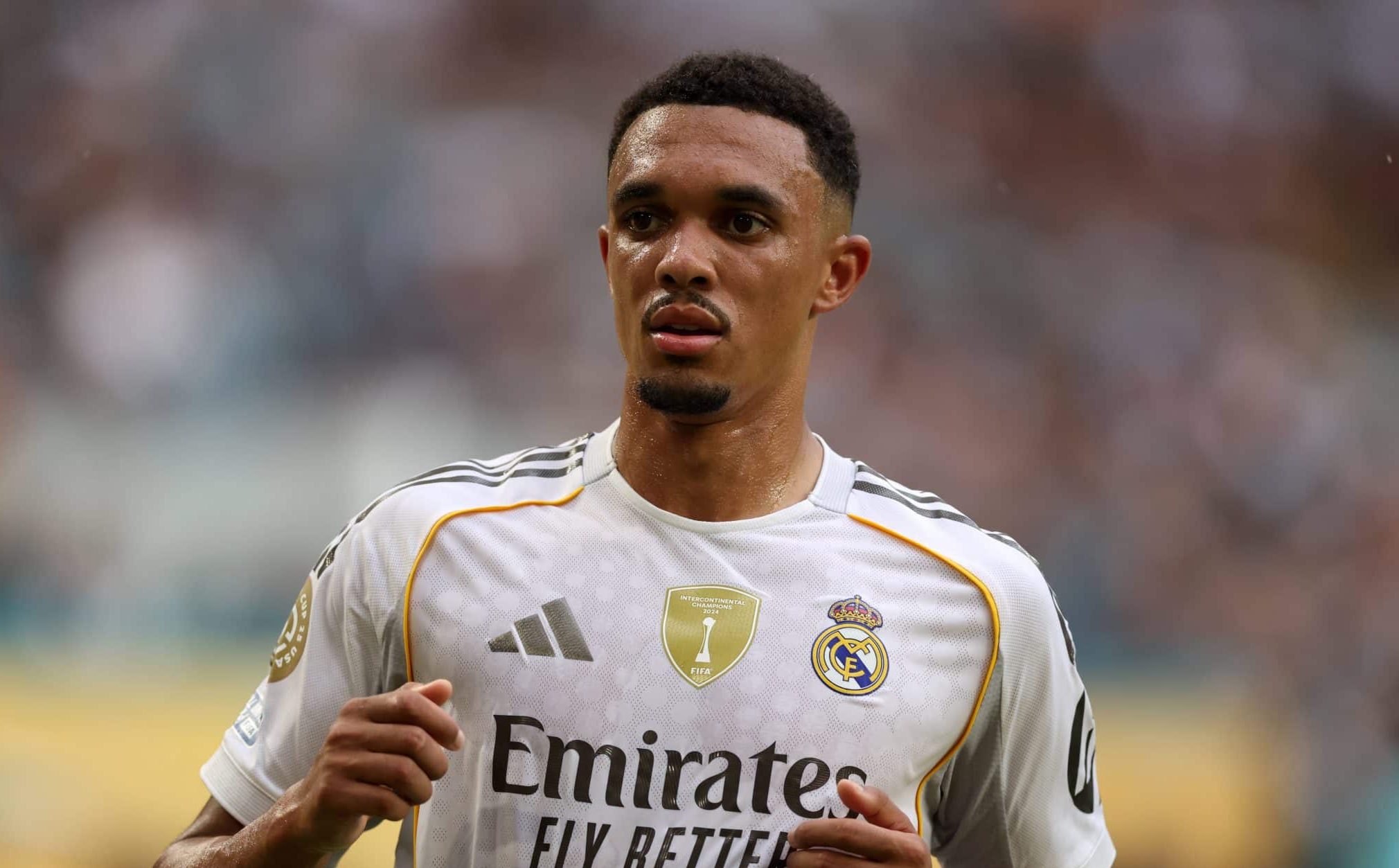 &lsquo;Nunca vi isso&rsquo;: Courtois abre o jogo sobre atua&ccedil;&atilde;o de Alexander-Arnold em treinos do Real Madrid