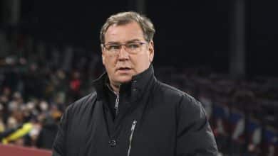 Novo t&eacute;cnico da Pol&ocirc;nia adota perfil conciliador e quer repatriar estrelas antes da Copa
