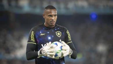 West Ham acerta com novo goleiro ap&oacute;s recusa de John, que fica no Botafogo