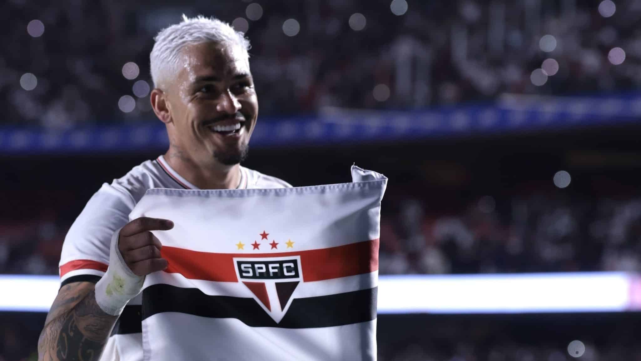Luciano coroa melhor atua&ccedil;&atilde;o do S&atilde;o Paulo no ano e transforma Corinthians em maior v&iacute;tima