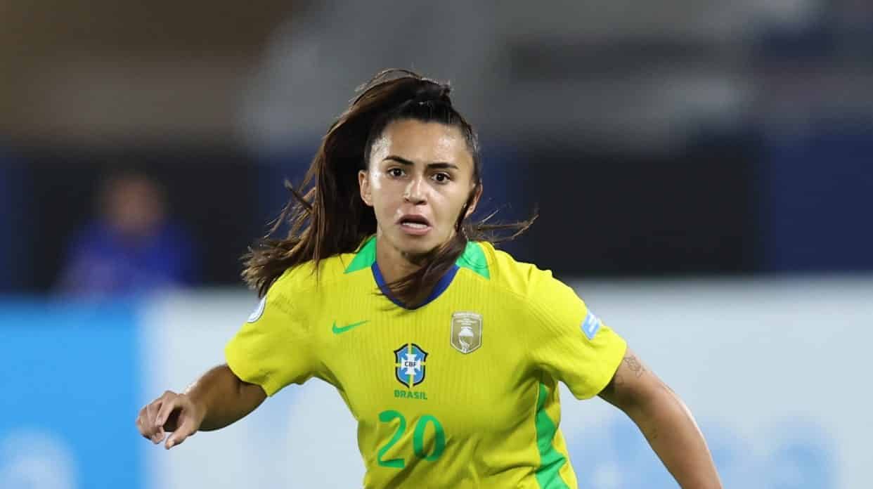 Craque do Real tenta, mas Brasil segura empate com arbitragem confusa e li&ccedil;&otilde;es &agrave;s semis