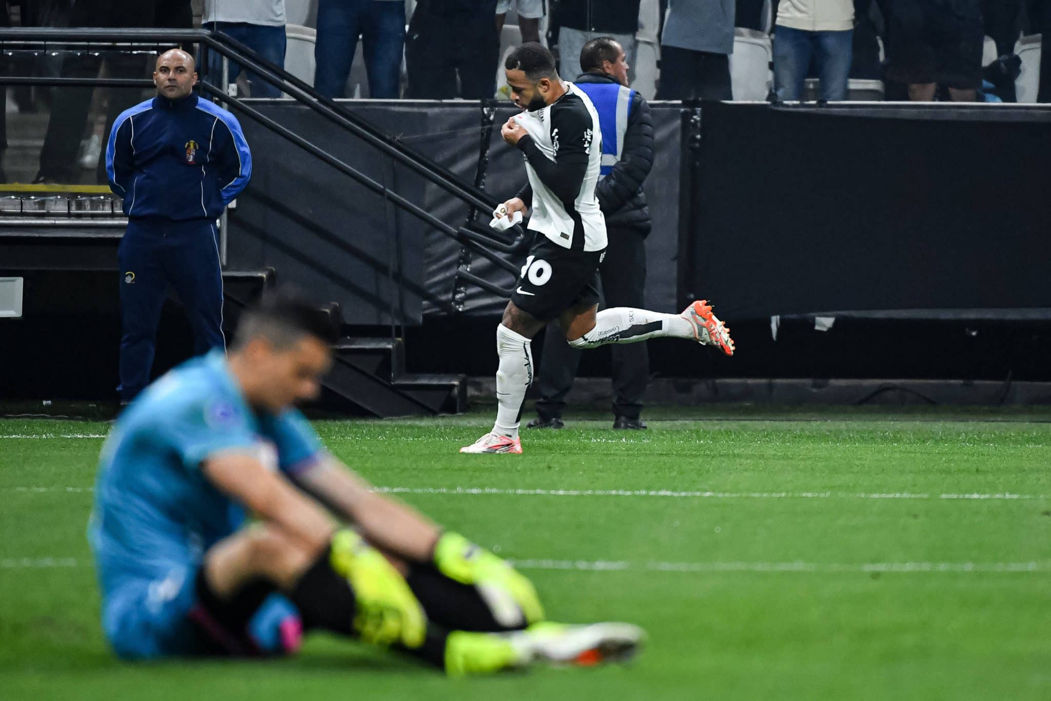 Memphis Depay Corinthians