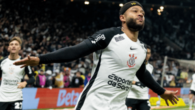 Corinthians: Memphis decide e mostra que tamb&eacute;m &eacute; o protagonista que o time do povo precisa