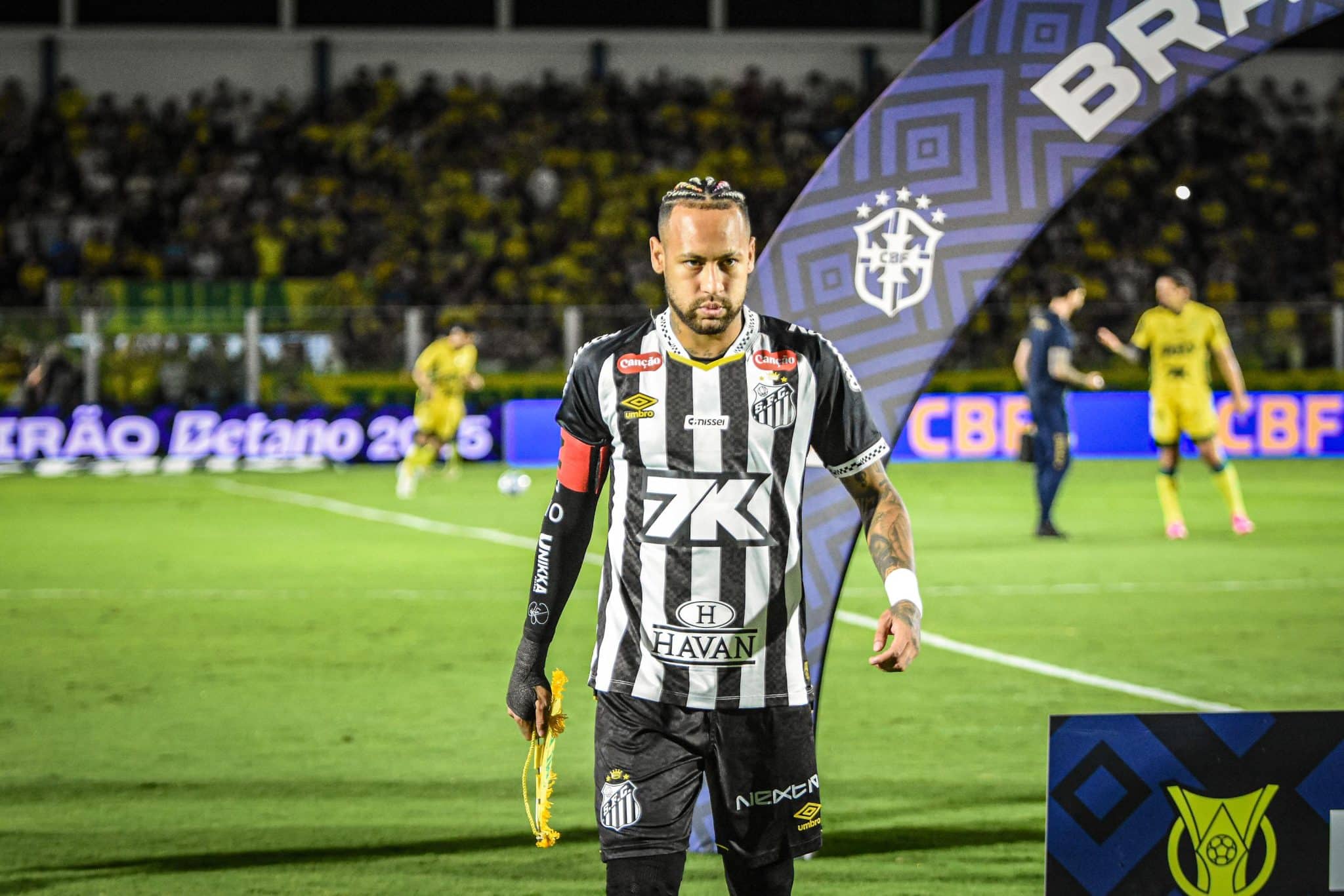 Neymar antes de jogo entre Santos e Mirassol