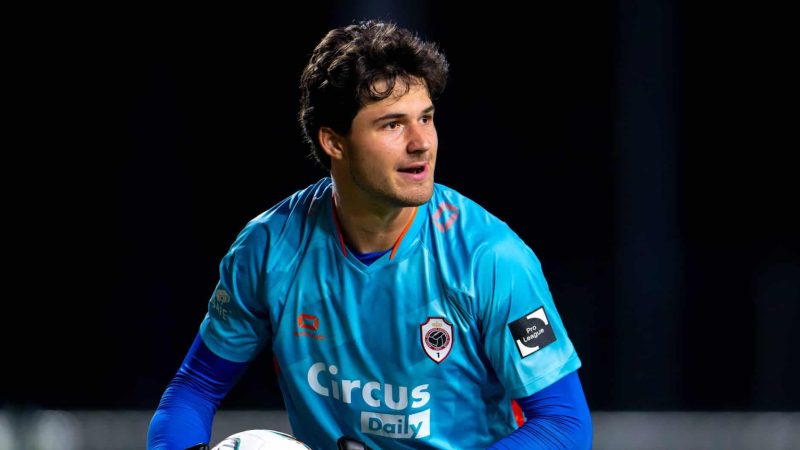 Alvo do United: Quem é o goleiro comparado a Courtois que já fez gol no Real Madrid