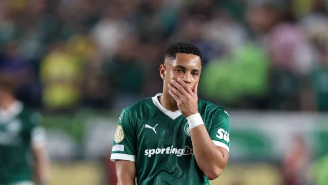 Cabe&ccedil;ada m&aacute;gica x mal apareceu: Atua&ccedil;&otilde;es de Memphis e Vitor Roque repercutem na Europa