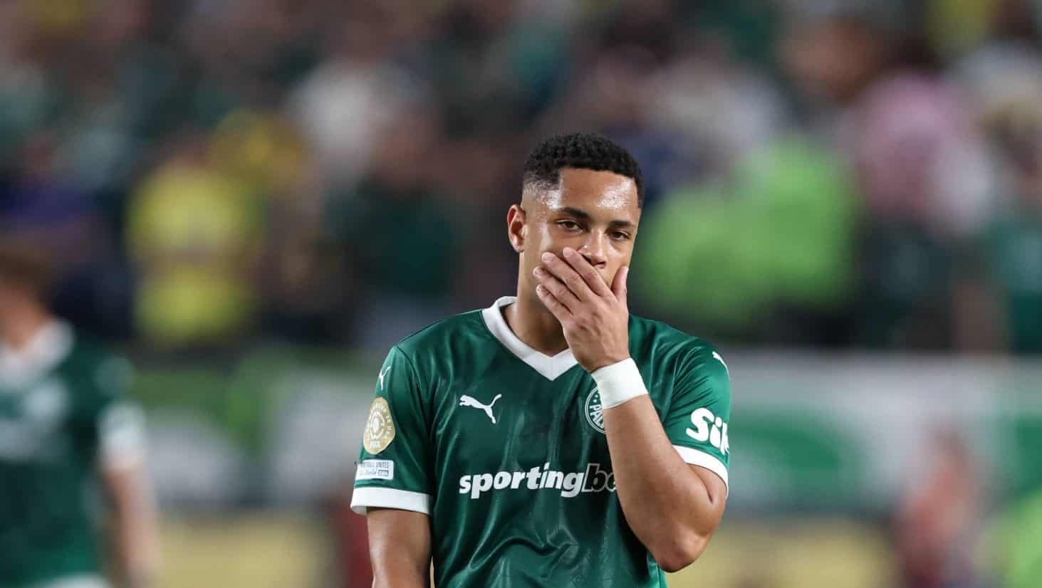 Cabe&ccedil;ada m&aacute;gica x mal apareceu: Atua&ccedil;&otilde;es de Memphis e Vitor Roque repercutem na Europa