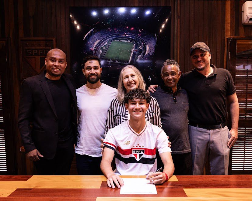 Meia Gustavo Zabarelli renova contrato com o S&atilde;o Paulo