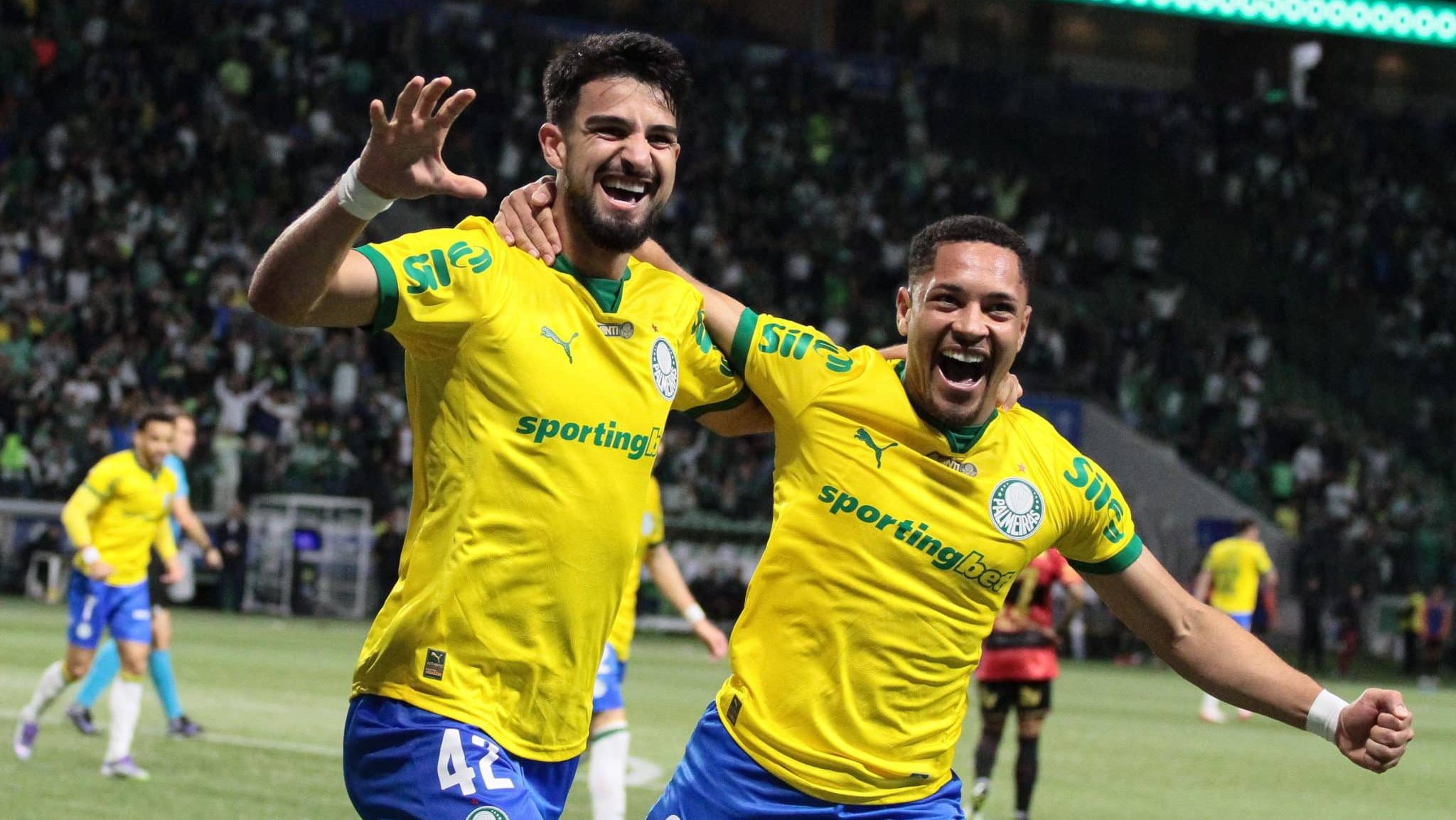 1982 ou 1994? De amarelo, Palmeiras precisa decidir qual sele&ccedil;&atilde;o quer ser