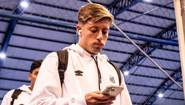 Formado no S&atilde;o Paulo e j&aacute; cobi&ccedil;ado pelo Sporting, Menino da Vila sonha com chances no Santos