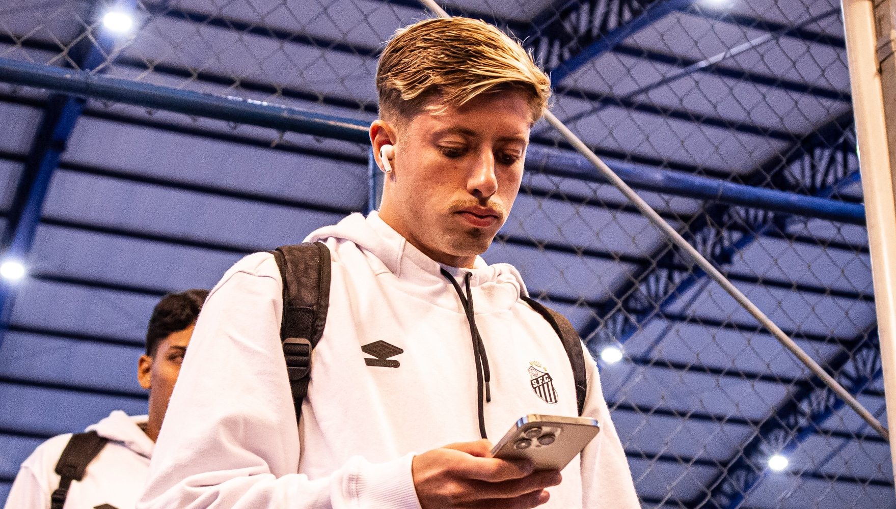 Formado no S&atilde;o Paulo e j&aacute; cobi&ccedil;ado pelo Sporting, Menino da Vila sonha com chances no Santos