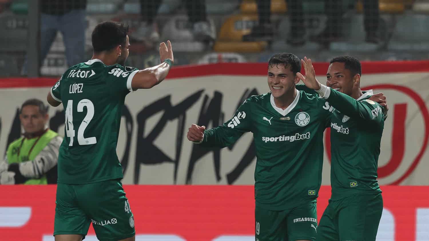 O que explica o desempenho do Palmeiras? Abel achou o time ideal de novo?