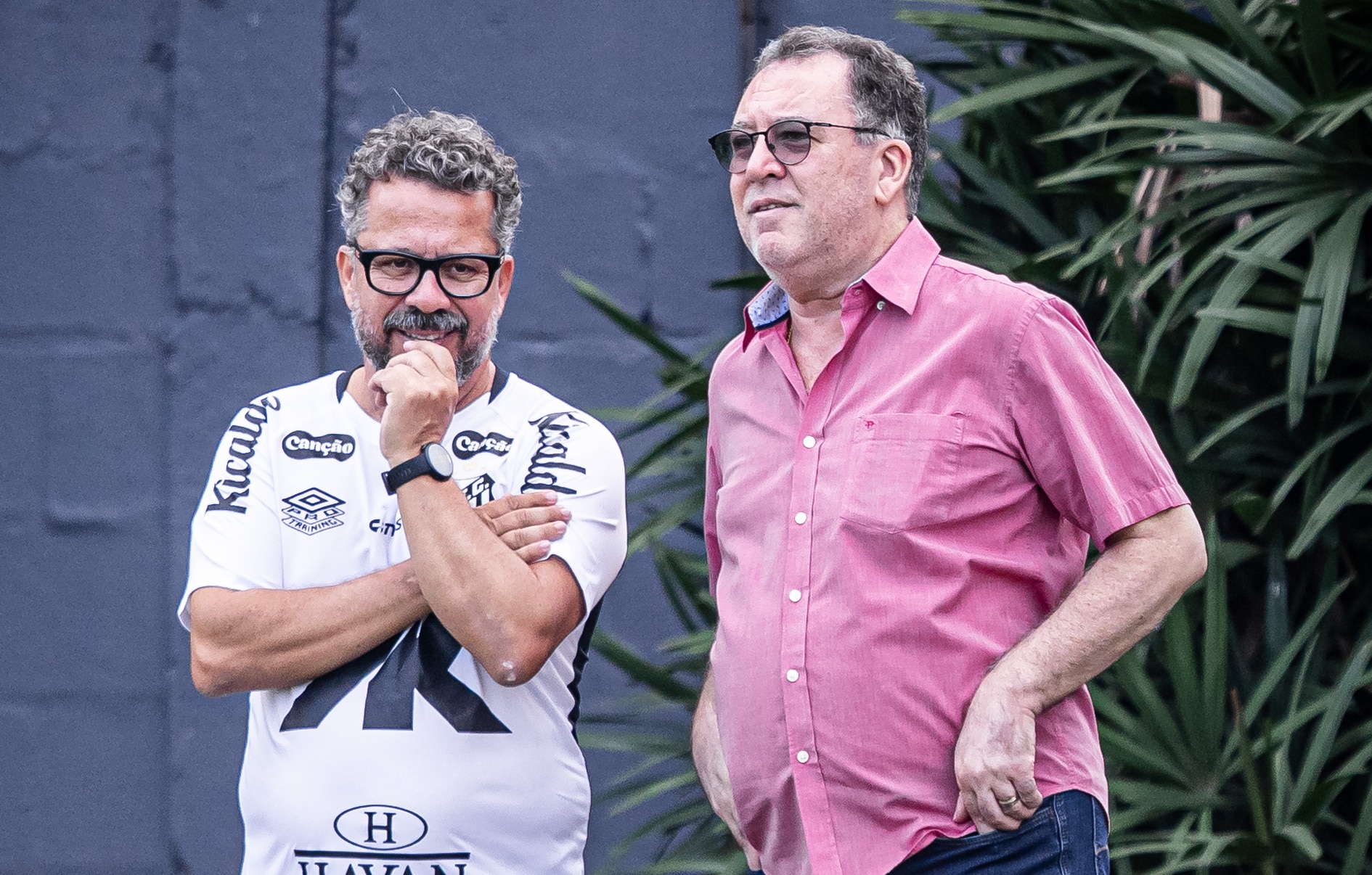 Cl&eacute;ber Xavier e Marcelo Teixeira em treino do Santos