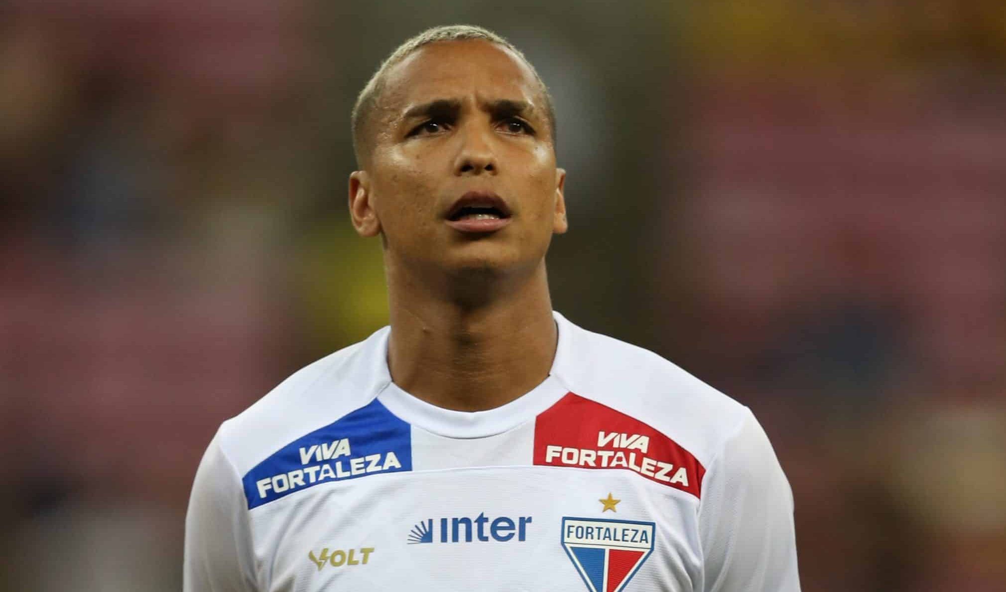 &lsquo;Deyverson tem coisas que n&atilde;o o ajudam como jogador&rsquo;