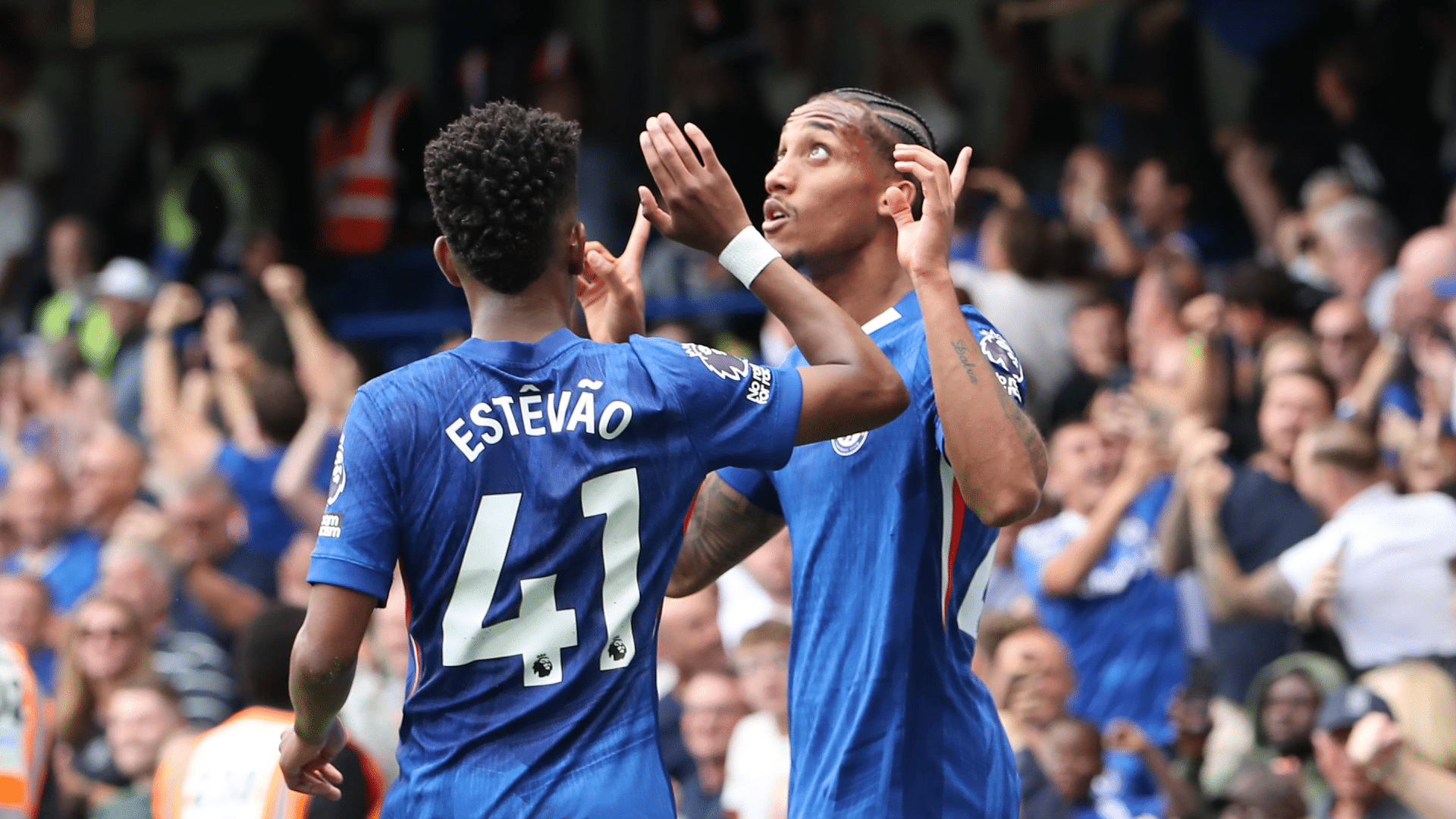 Sem Palmer, brasileiro assume protagonismo no ataque do Chelsea e brilha contra o Fulham