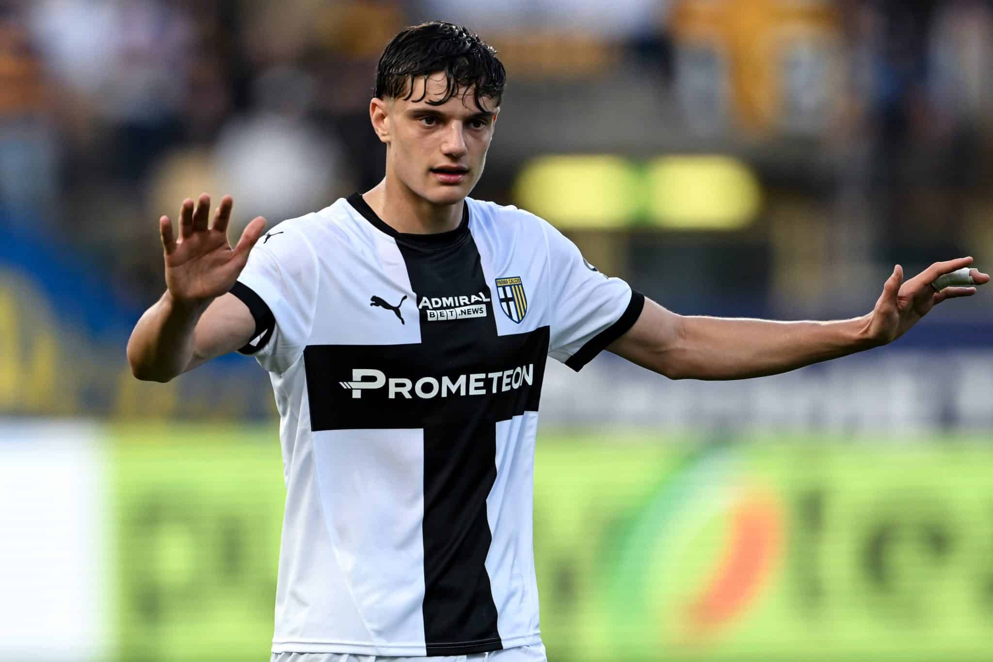 Giovanni Leoni em a&ccedil;&atilde;o no Parma