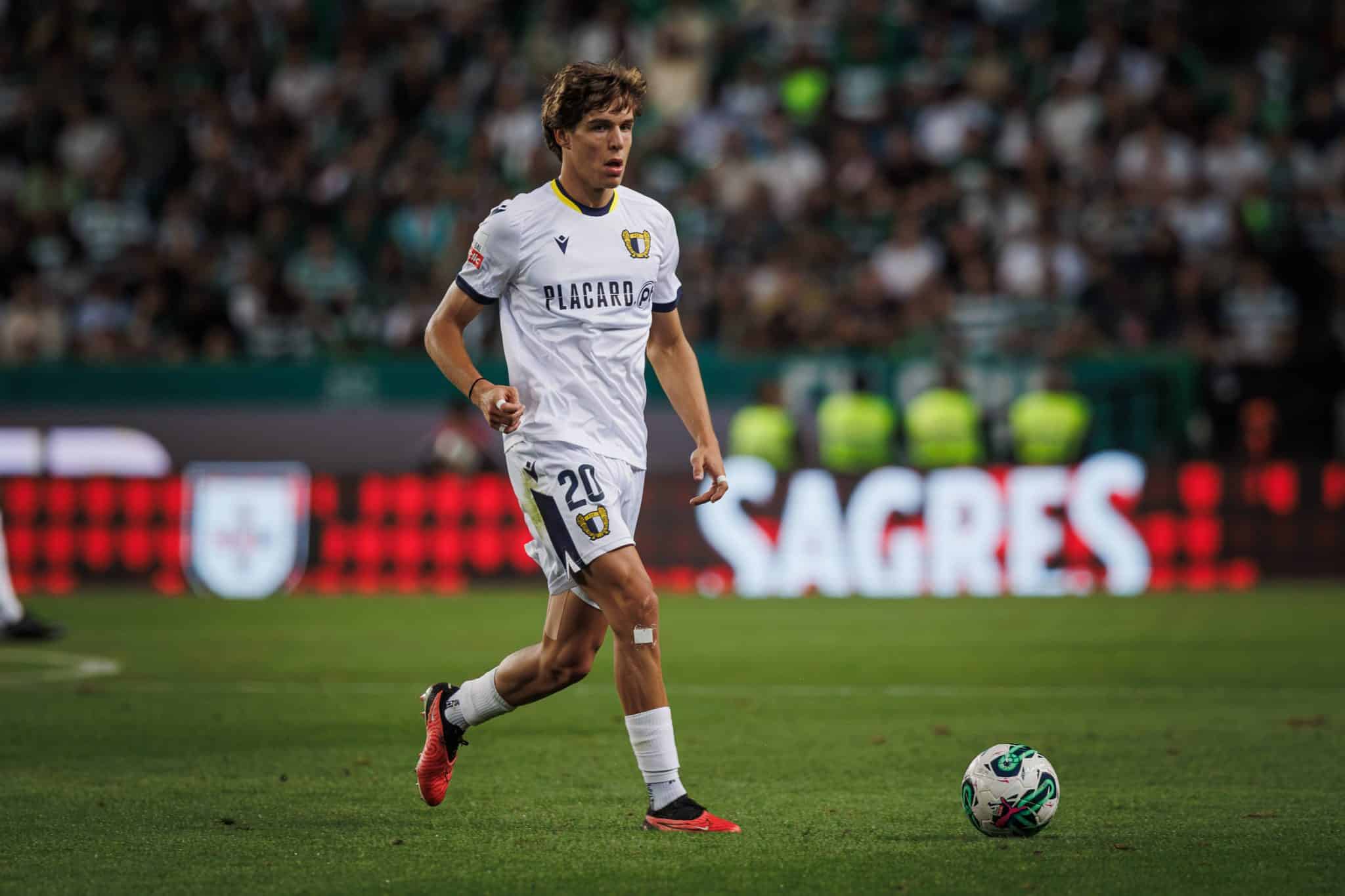 Gustavo S&aacute;, meia do Famalic&atilde;o
