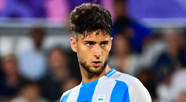 Por que zagueiro que est&aacute; &lsquo;85% fechado&rsquo; permanece longe do Santos?