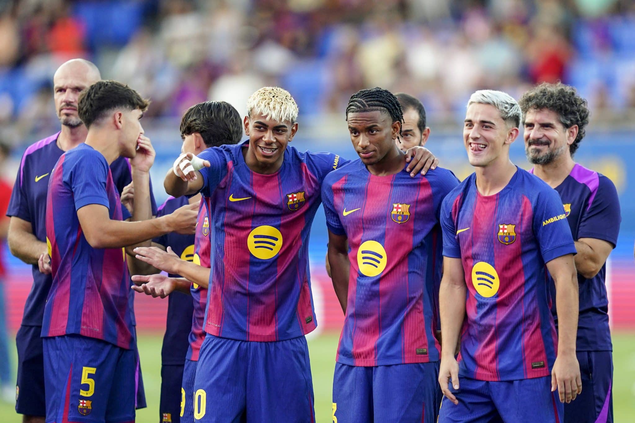 Jogadores do Barcelona em campo
