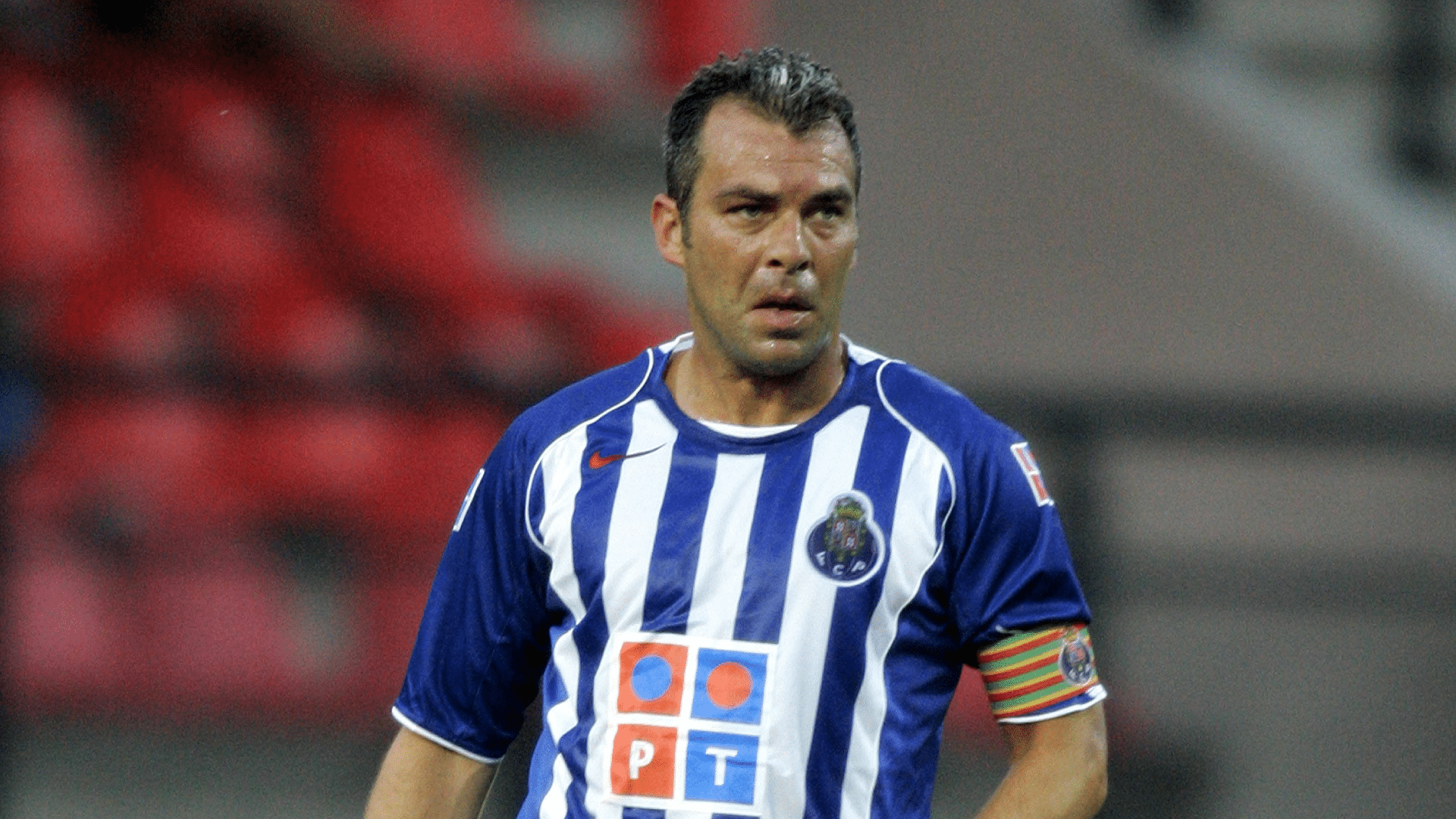 Morre Jorge Costa, o s&iacute;mbolo do Porto que levantou 25% de seus t&iacute;tulos e emocionou Mourinho