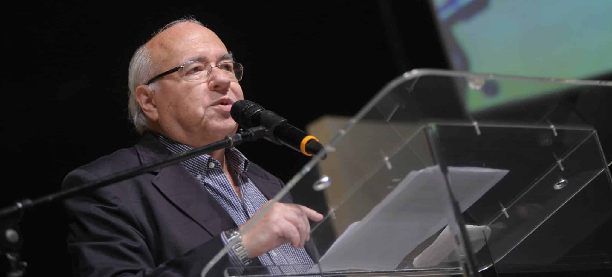 Luis Fernando Ver&iacute;ssimo, escritor e cronista brasileiro