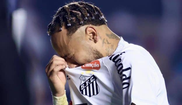 Santos implora por dois princ&iacute;pios que a torcida n&atilde;o v&ecirc; passar nem perto da Vila Belmiro