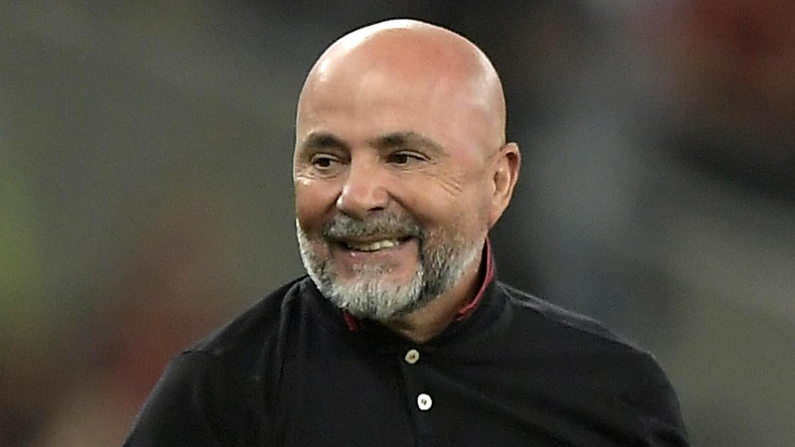 Sampaoli feliz e sorridente