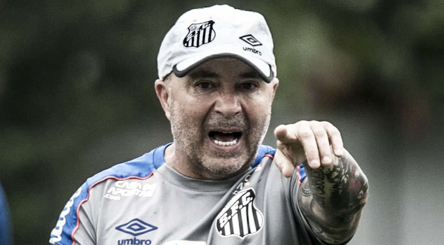 Jorge Sampaoli ainda como t&eacute;cnico do Santos, em 2019