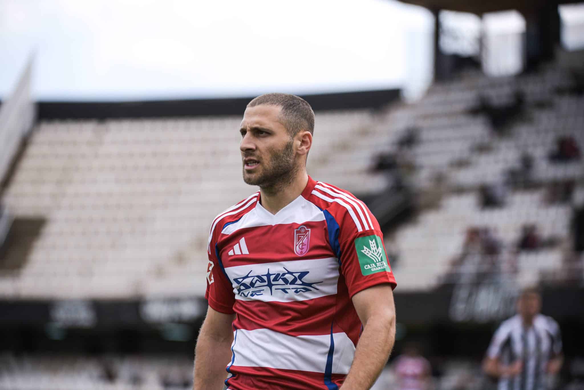 Transfer&ecirc;ncia cancelada na Alemanha reflete a barreira menor entre futebol e quest&otilde;es sociais