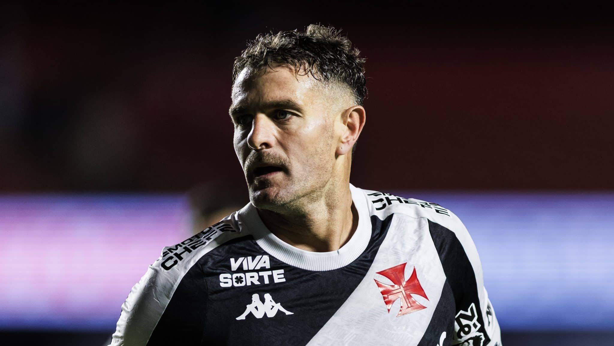 Os tr&ecirc;s motivos usados por Diniz para defender a alta minutagem de Vegetti no Vasco