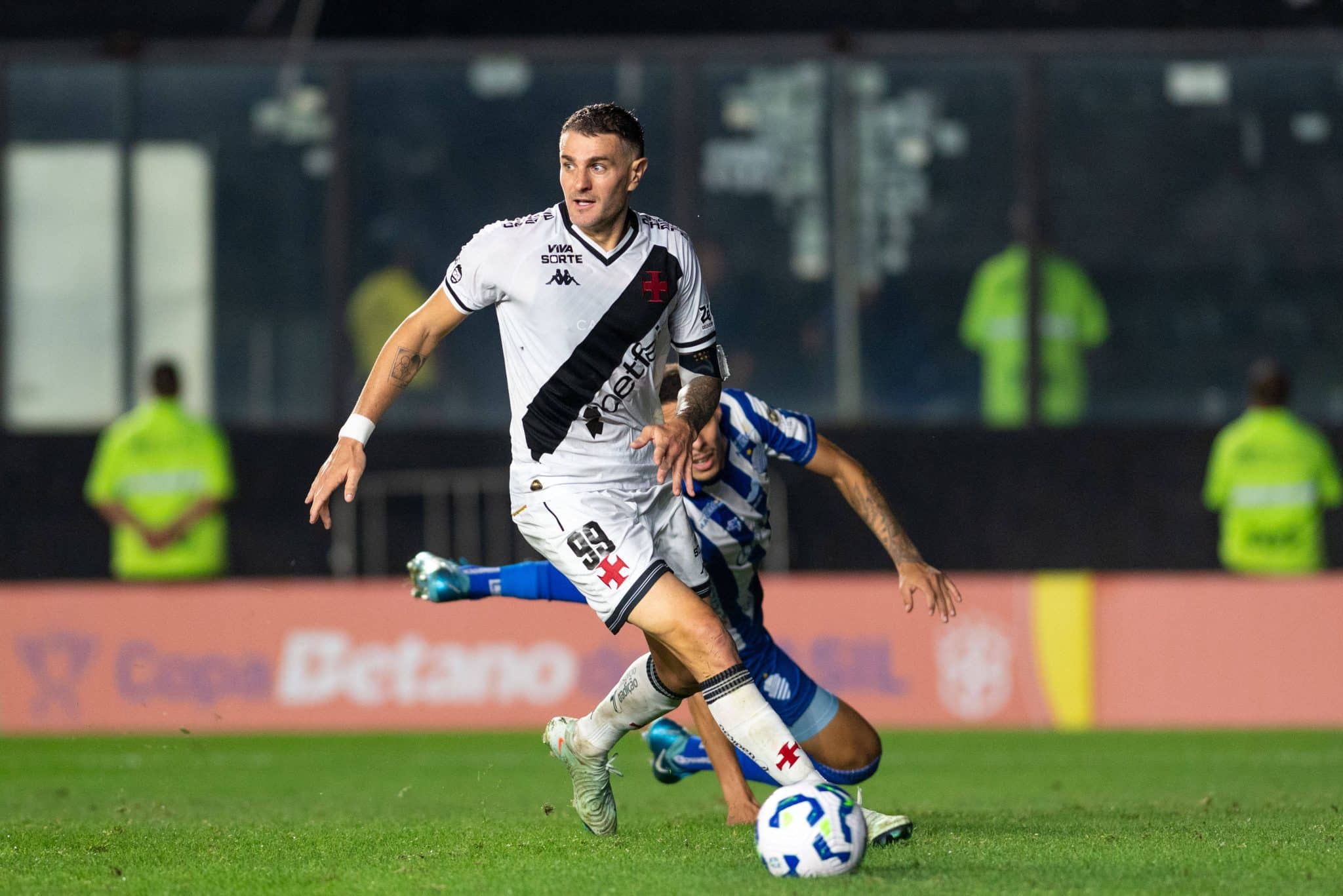 Diniz defendeu utiliza&ccedil;&atilde;o de Vegetti no Vasco (Foto: Imago)