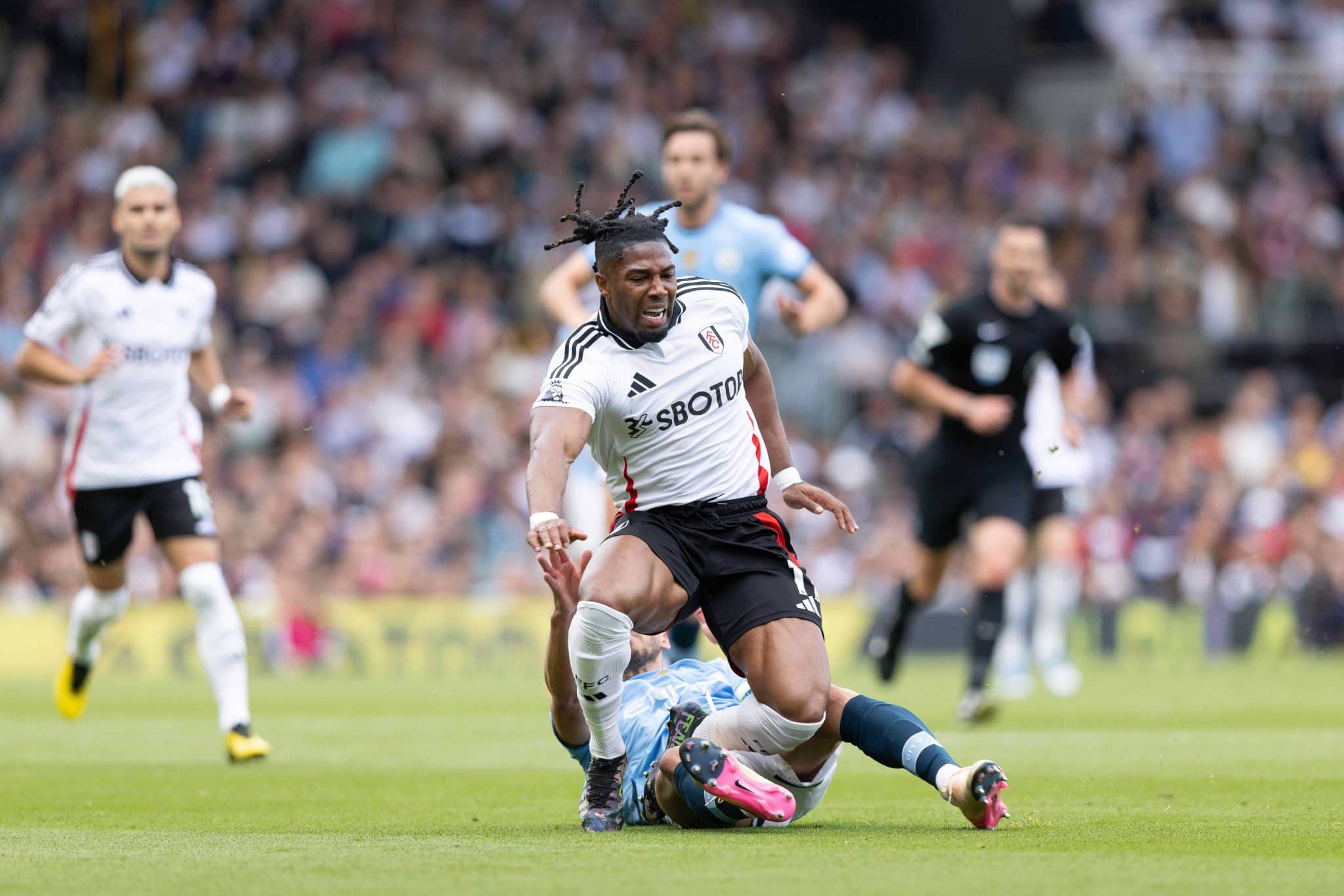 Adama Traore, conhecido por seu f&iacute;sico avantajado 