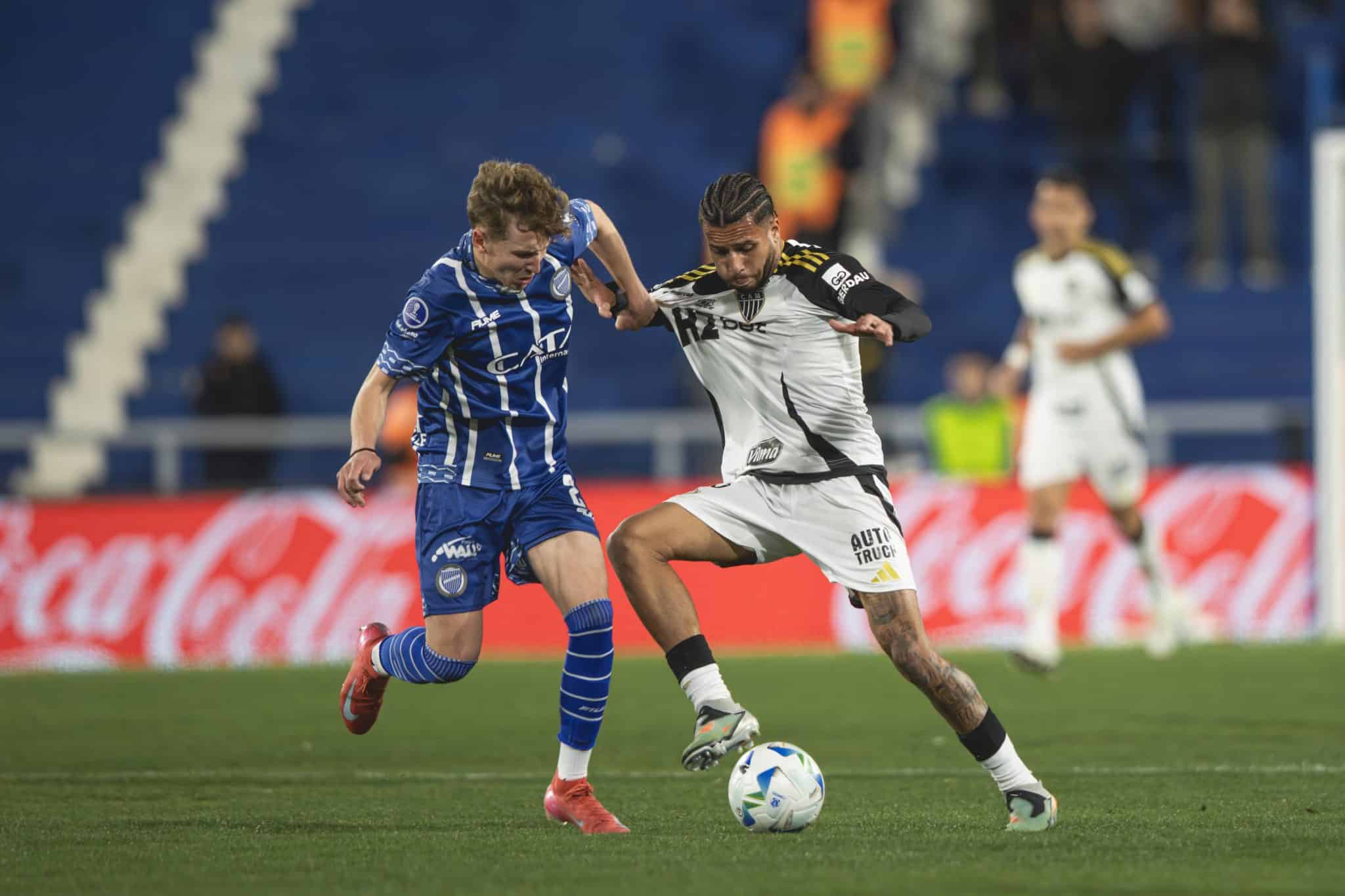 Andino e Alexander em Godoy Cruz x Atl&eacute;tico Mineiro