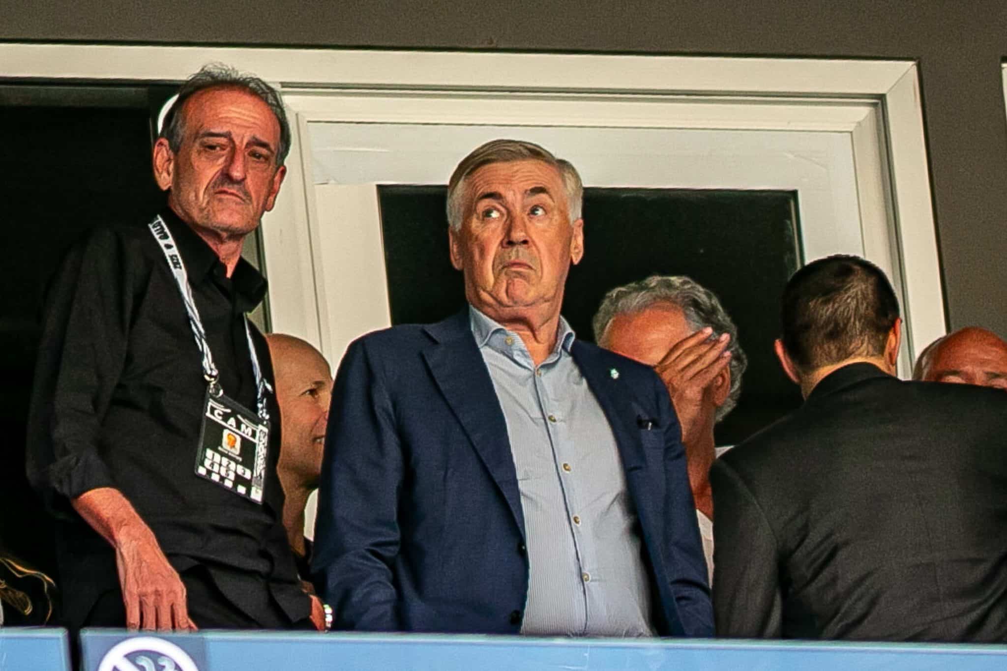 Carlo Ancelotti assistiu &agrave; vit&oacute;ria do Gr&ecirc;mio sobre o Atl&eacute;tico