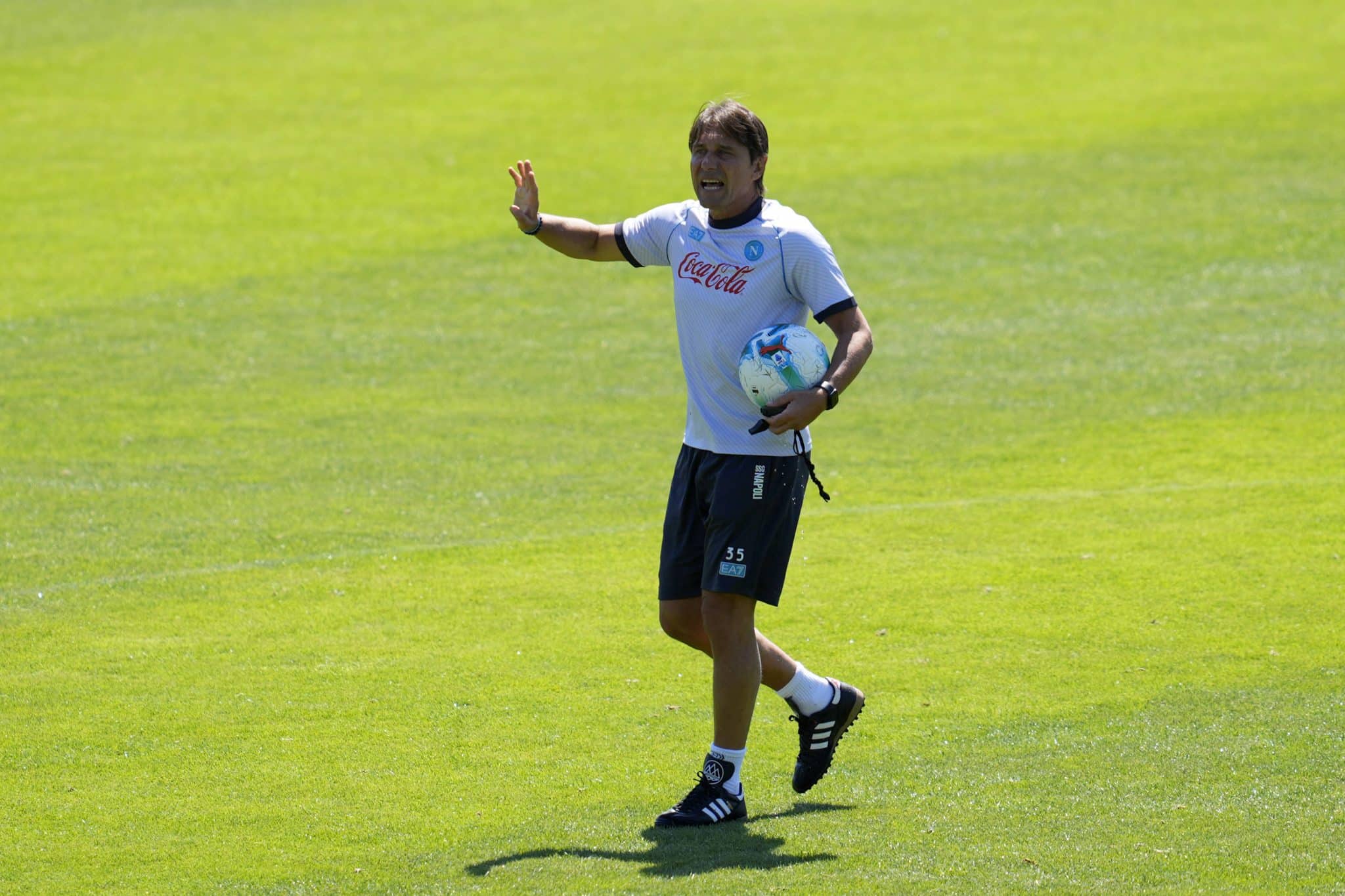 Antonio Conte em treinamento do Napoli