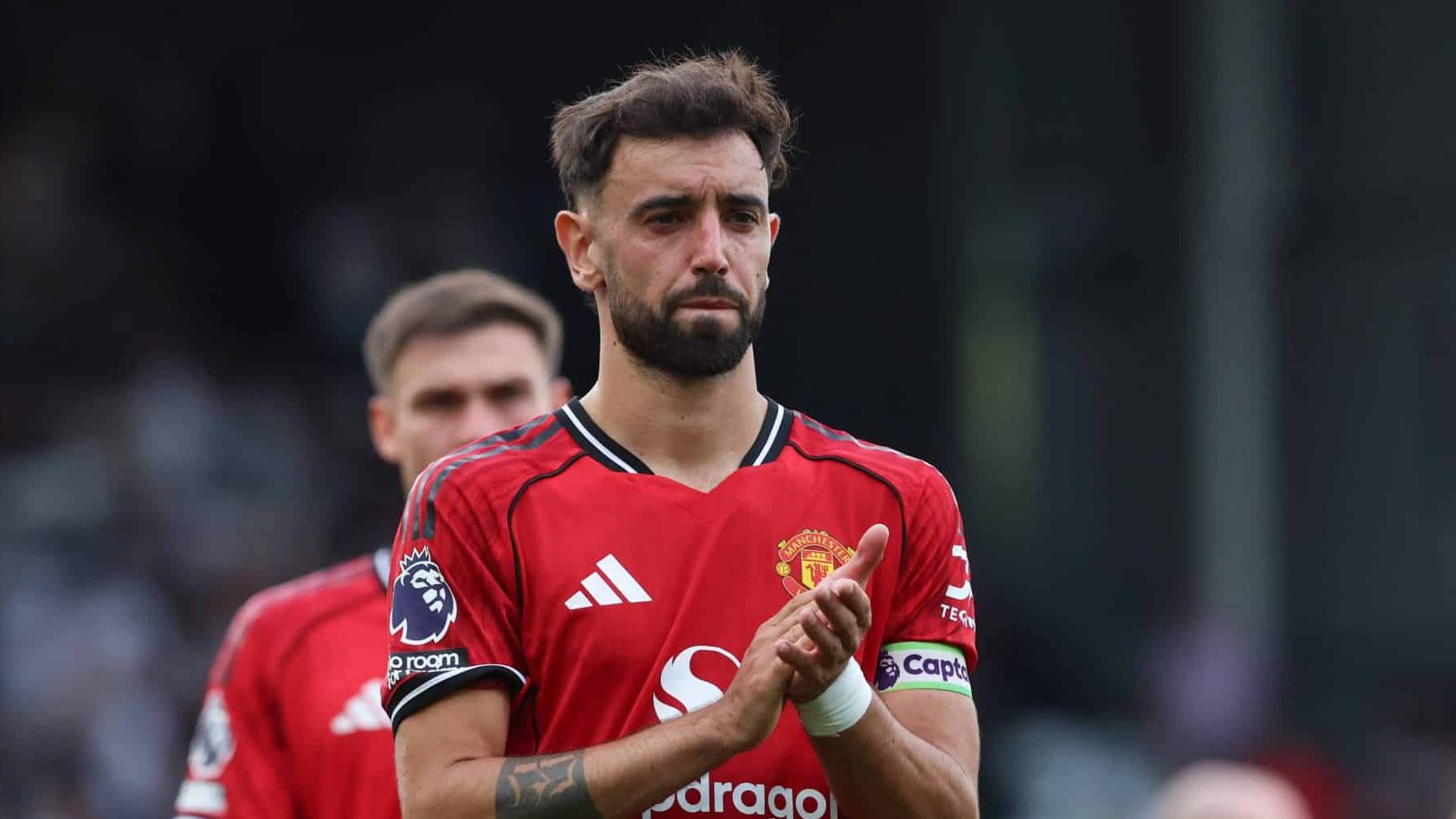 Culpa do &aacute;rbitro? Bruno Fernandes explica p&ecirc;nalti perdido em Fulham x Manchester United