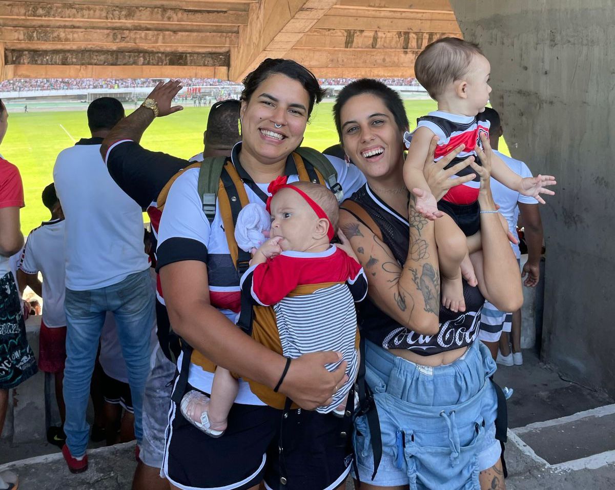 coralinas-torcedoras-santa-cruz