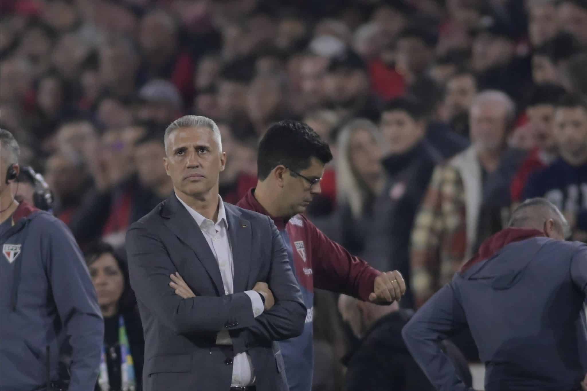 Crespo explica escolha por Sabino, Tapia e Jandrei em p&ecirc;naltis de elimina&ccedil;&atilde;o do S&atilde;o Paulo