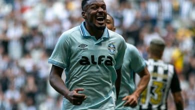 Vitória e acerto com Arthur: Grêmio vive dia perfeito e dá sobrevida a Mano Menezes