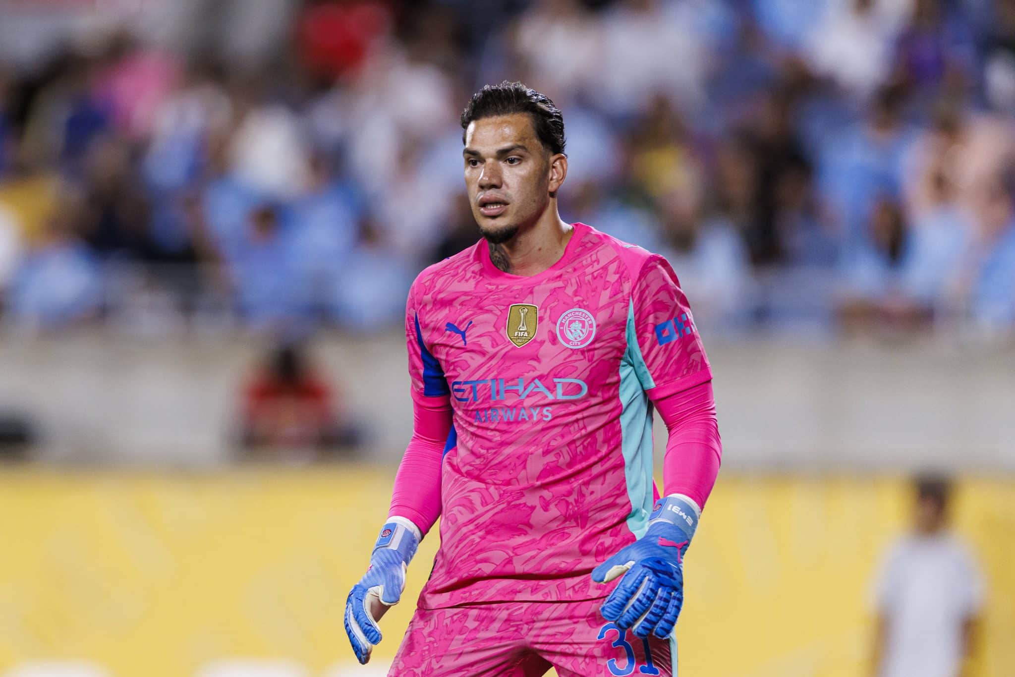 Ederson em a&ccedil;&atilde;o pelo Manchester City